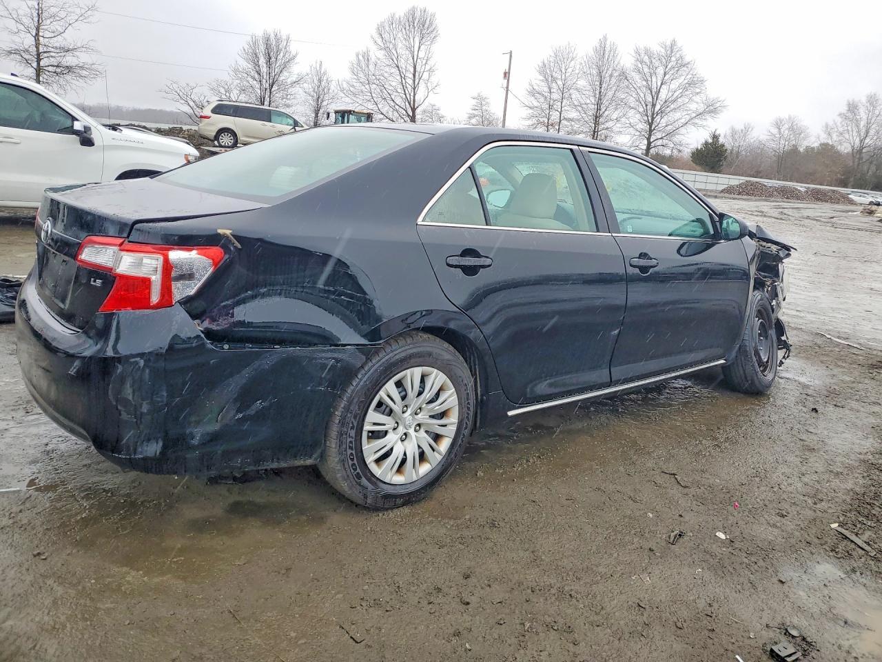 2013 TOYOTA CAMRY