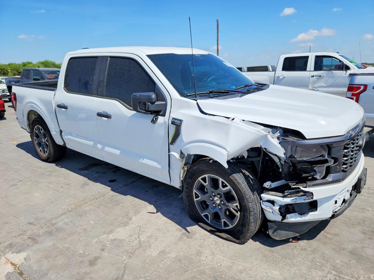 2024 FORD F-150 Lightning