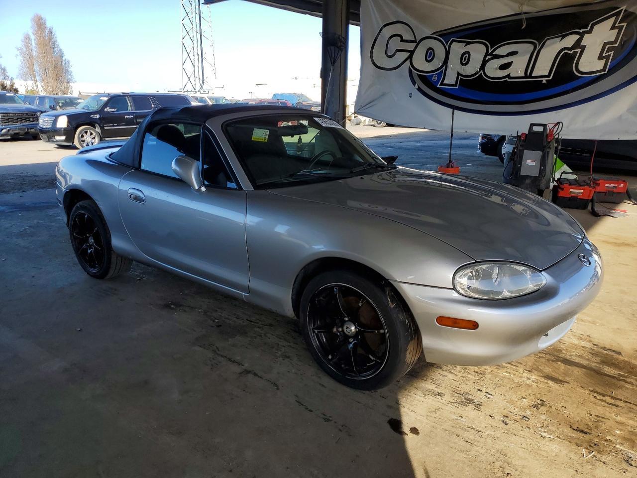 2004 MAZDA MX-5 Miata