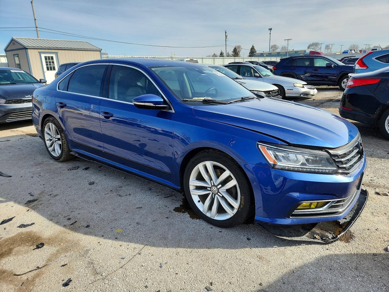 2016 VOLKSWAGEN Passat