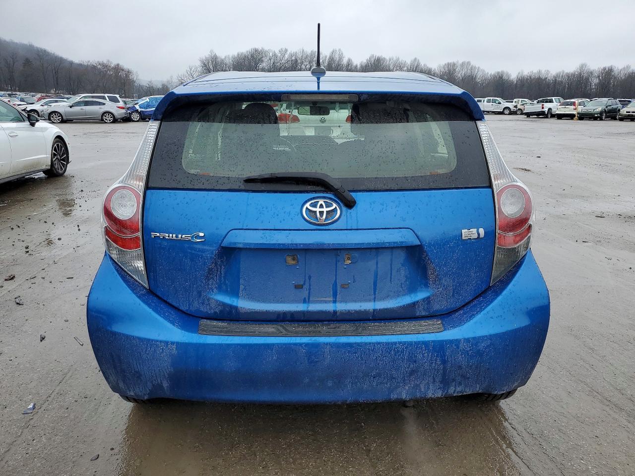 2013 TOYOTA Prius c