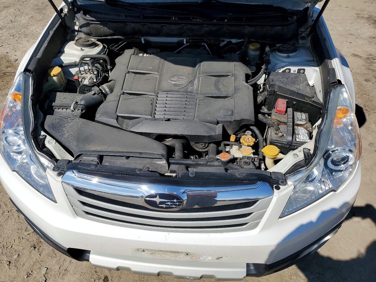 2010 SUBARU Outback