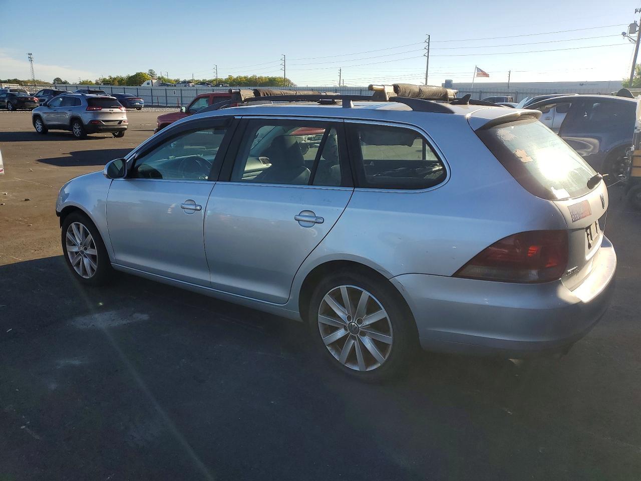 2010 VOLKSWAGEN JETTA
