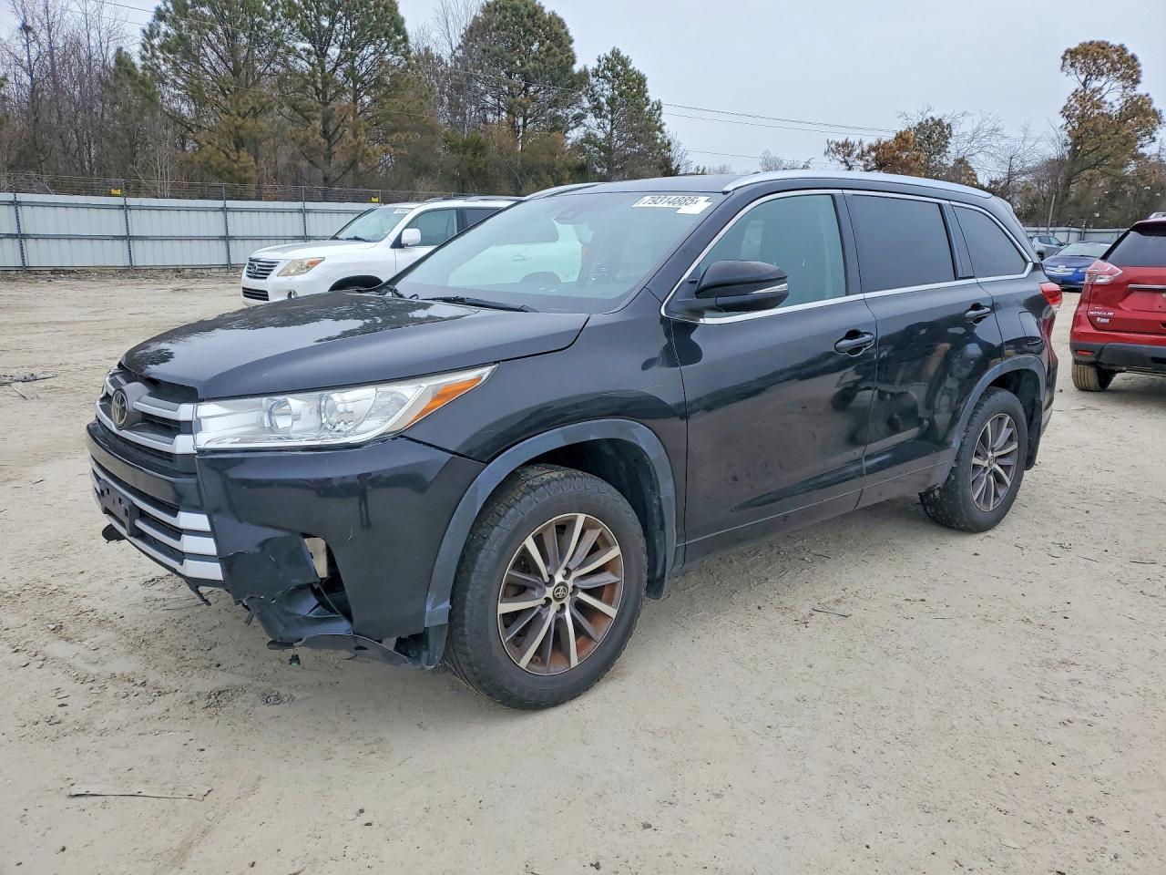 2017 TOYOTA HIGHLANDER