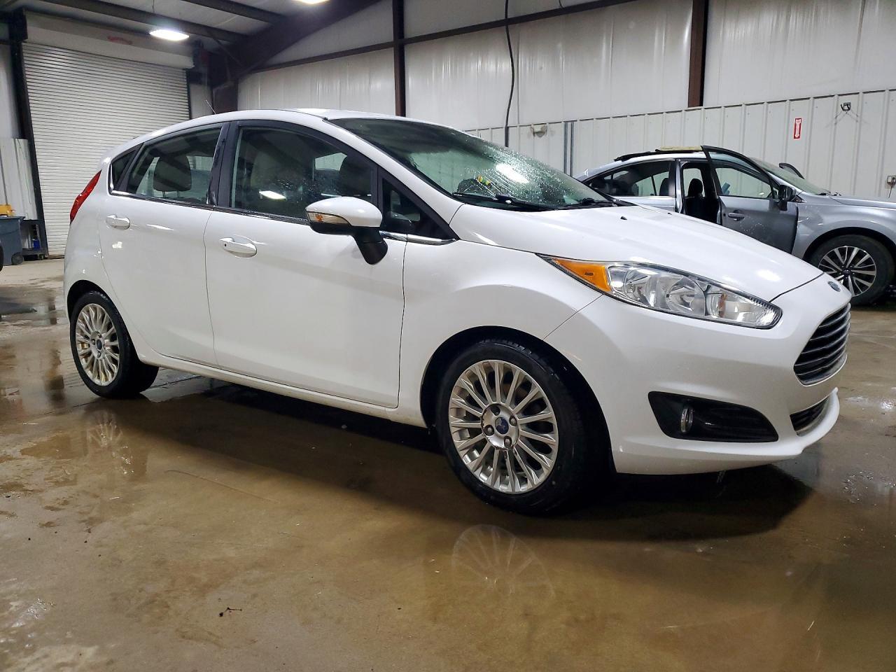 2014 FORD Fiesta