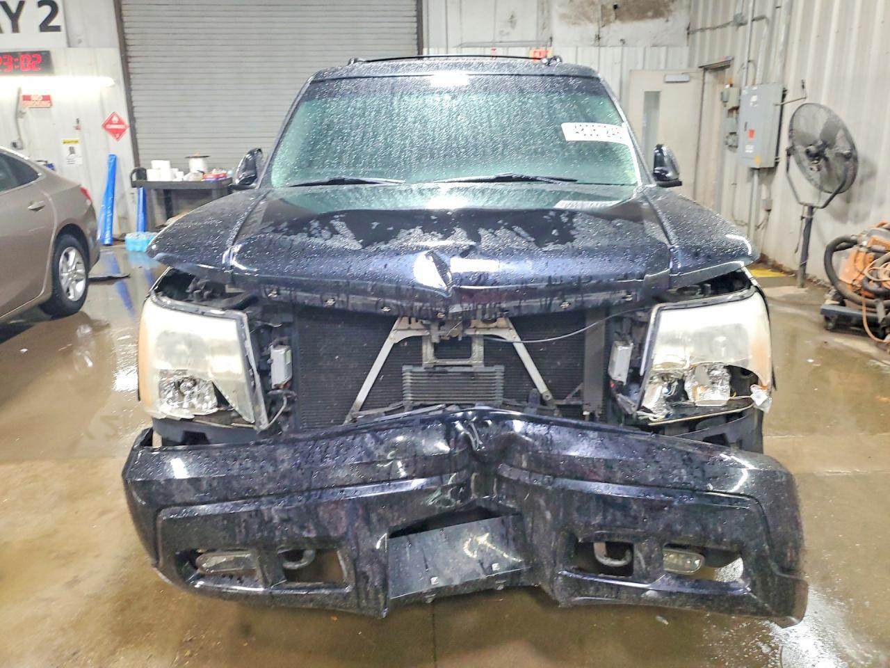 2003 CADILLAC ESCALADE