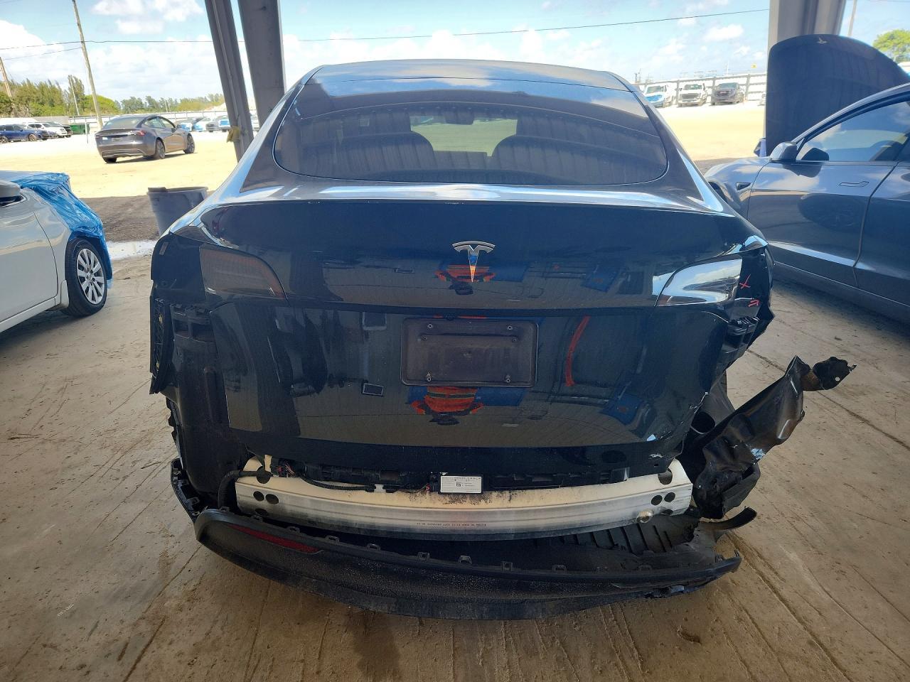 2024 TESLA MODEL Y