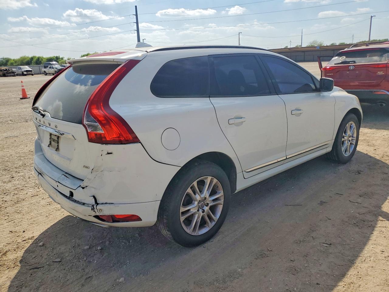 2015 VOLVO XC60