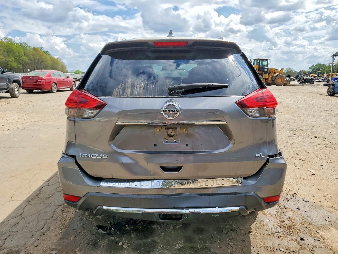 2017 NISSAN ROGUE