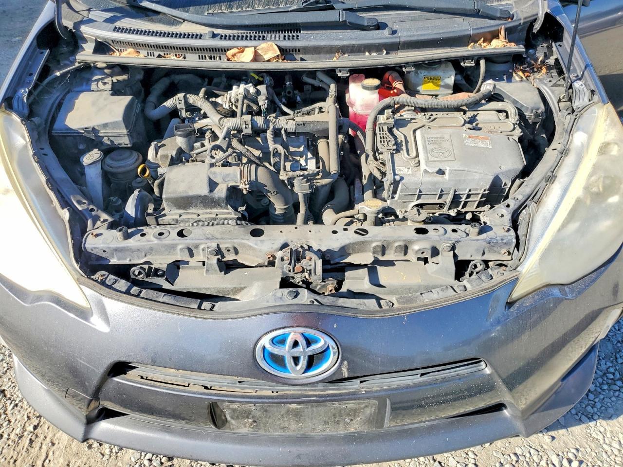 2013 TOYOTA Prius c