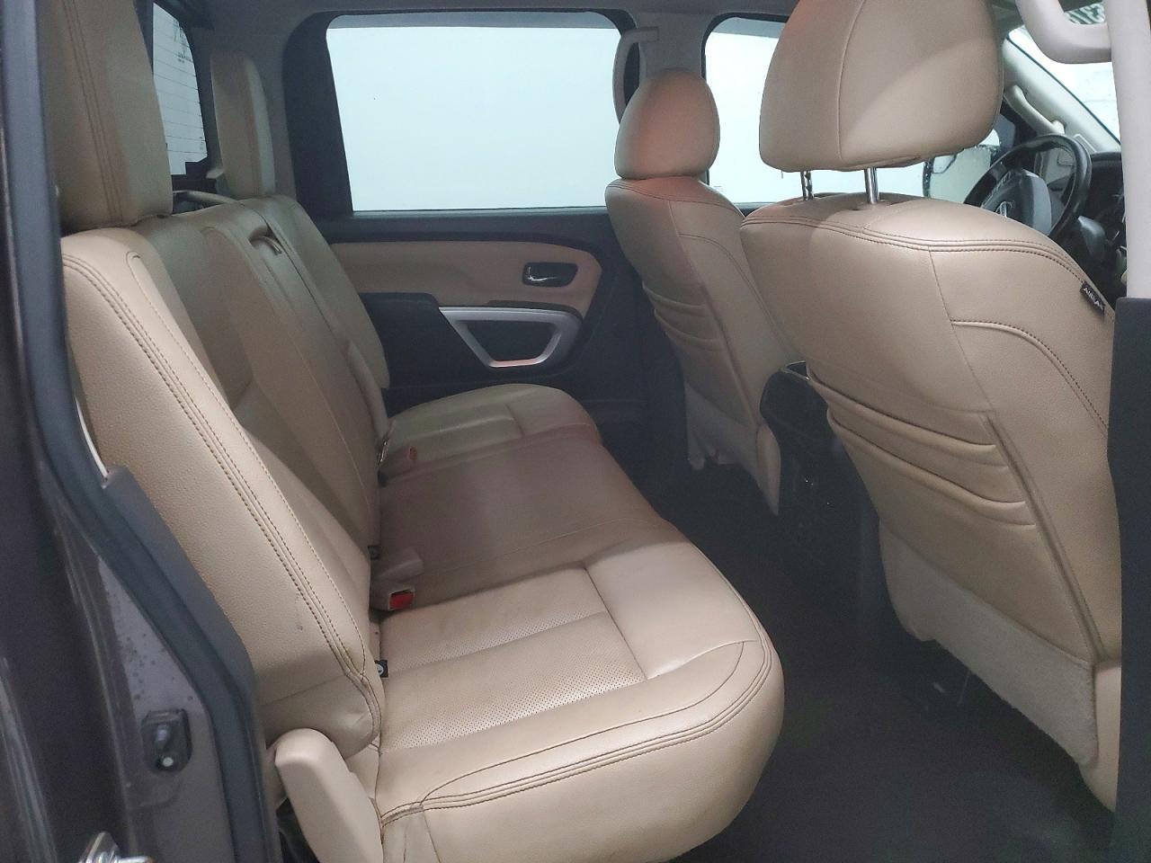 2017 NISSAN Titan