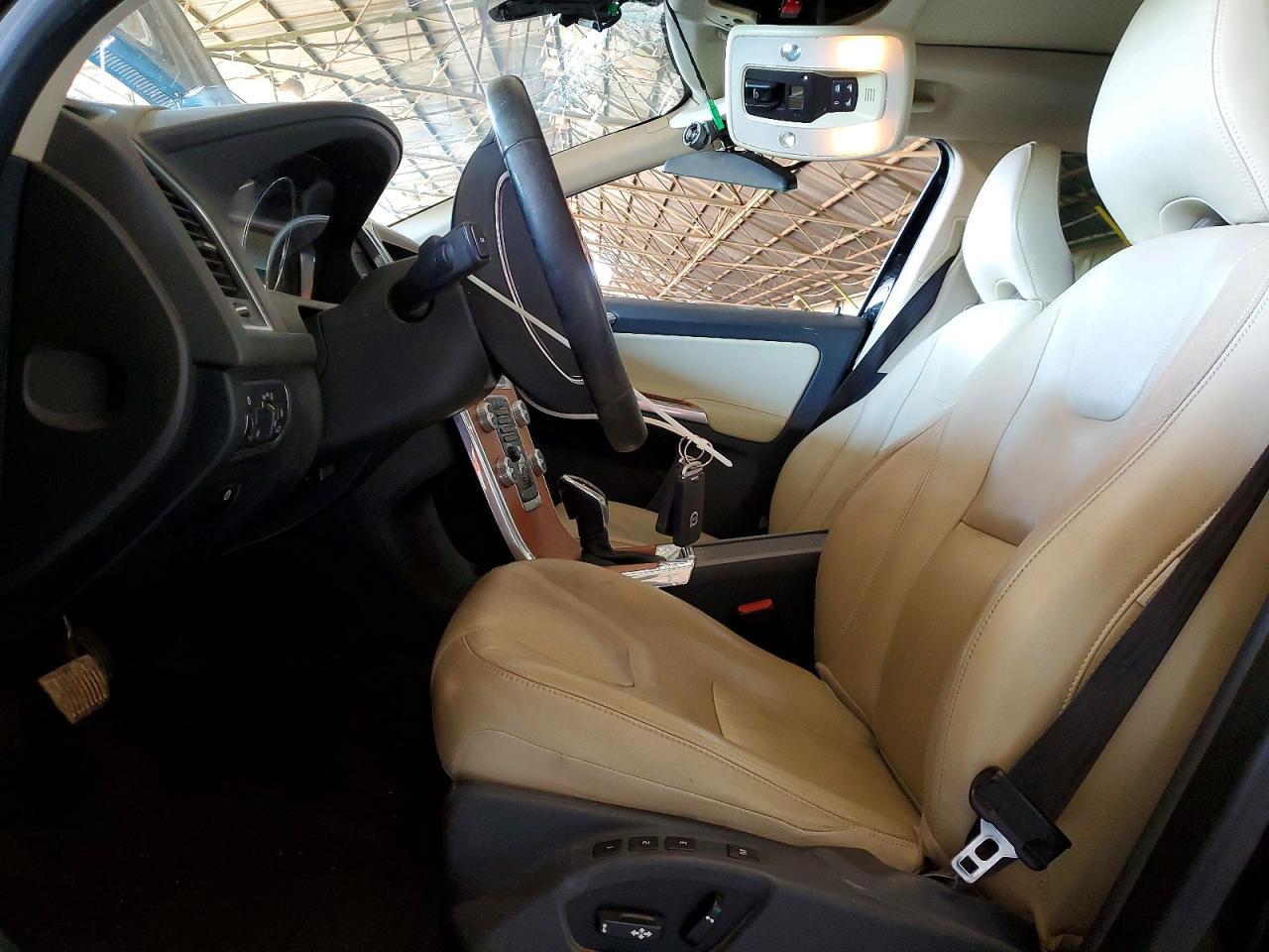 2017 VOLVO XC60