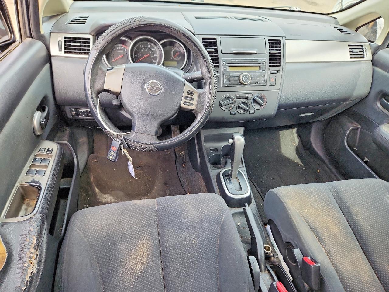 2011 NISSAN VERSA