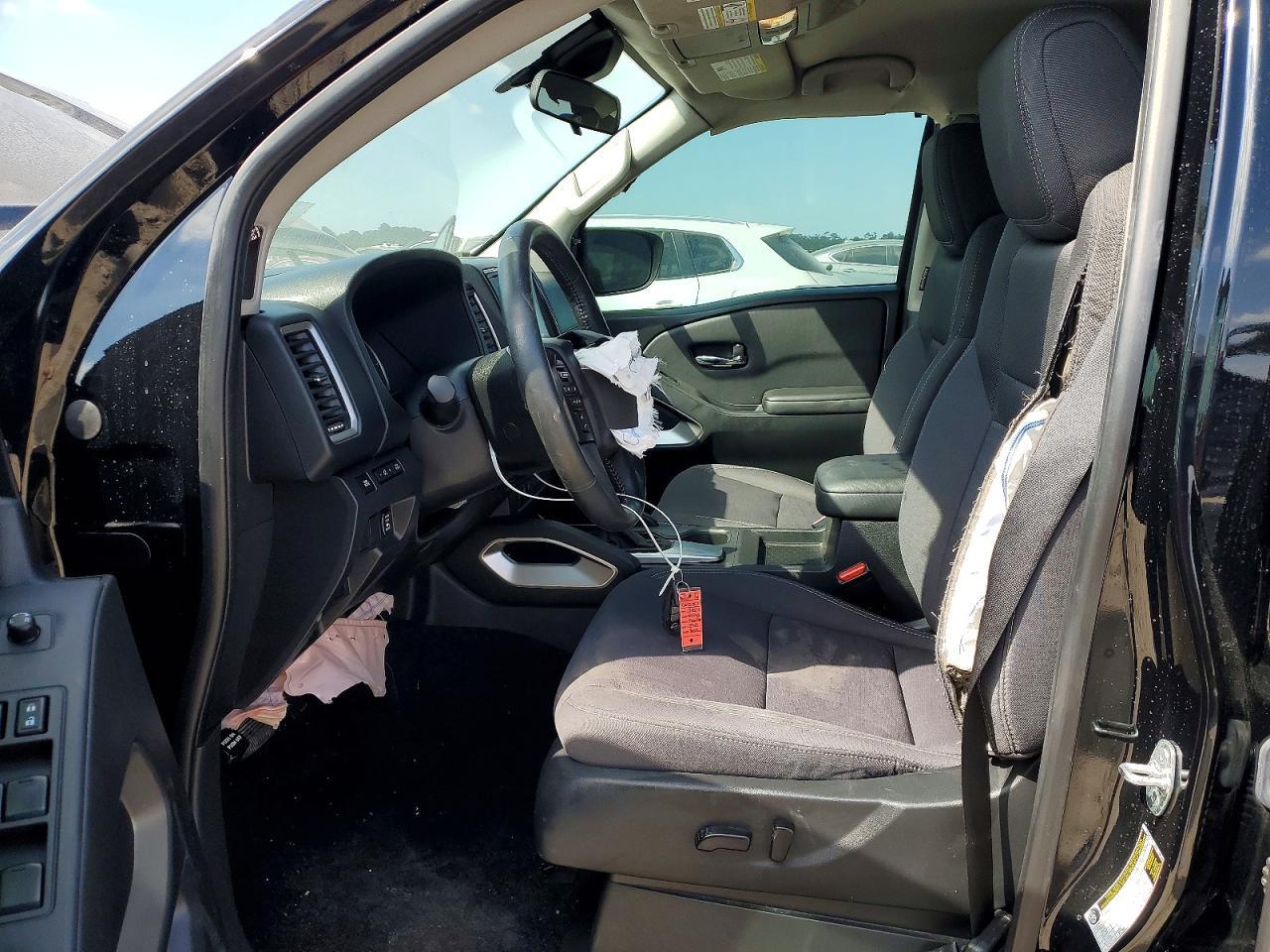 2024 NISSAN Frontier