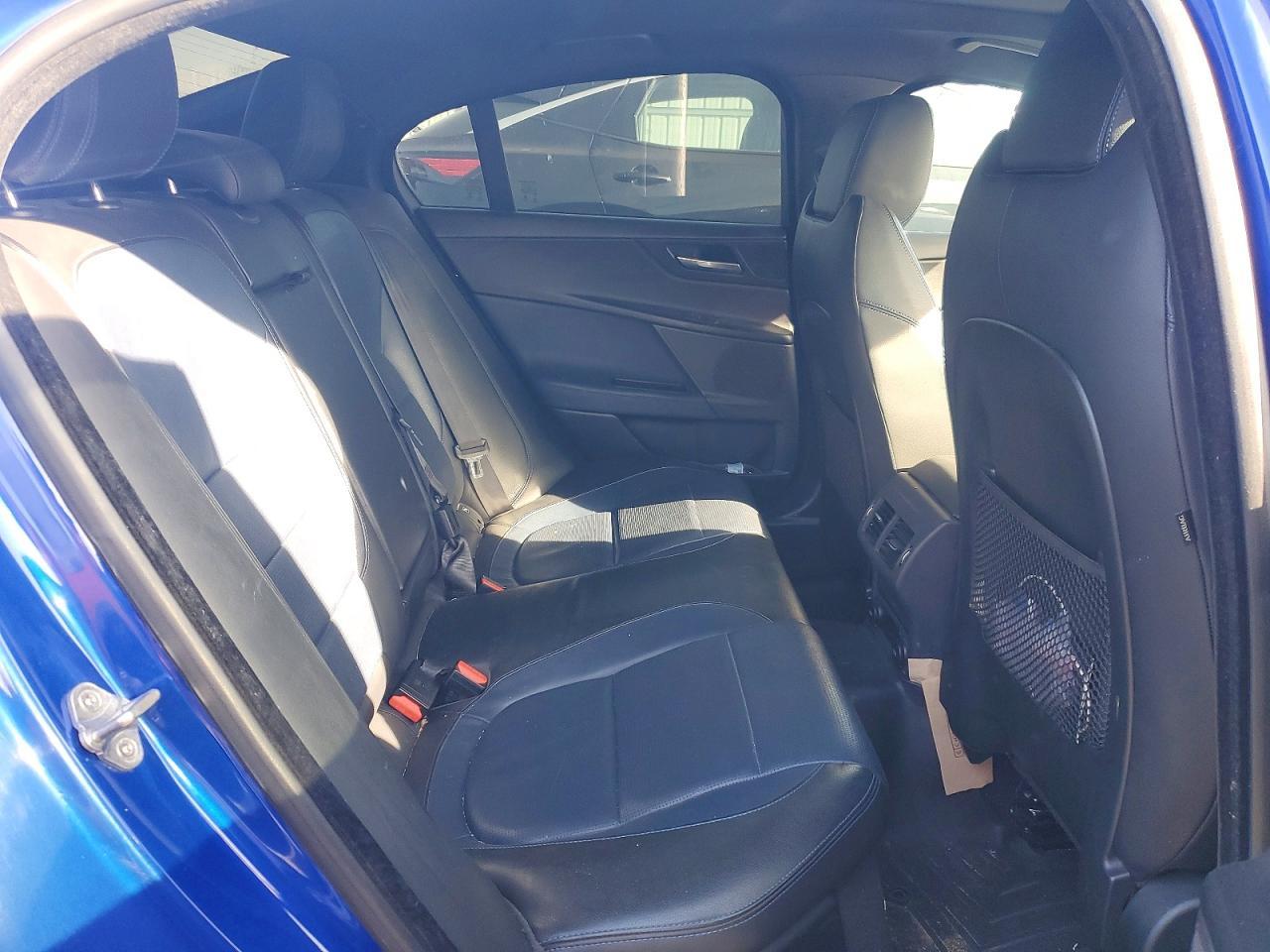 2017 JAGUAR XE