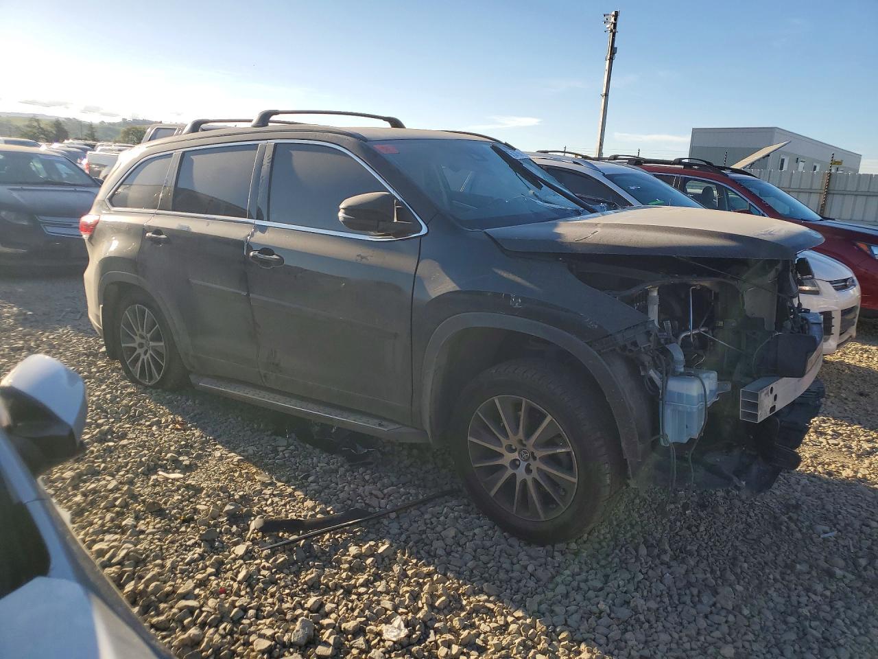 2018 TOYOTA HIGHLANDER