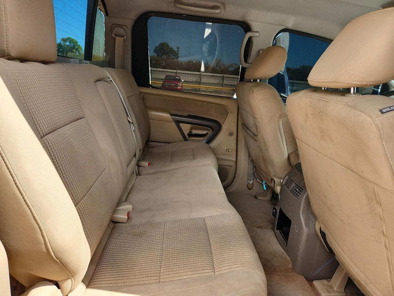 2015 NISSAN Titan