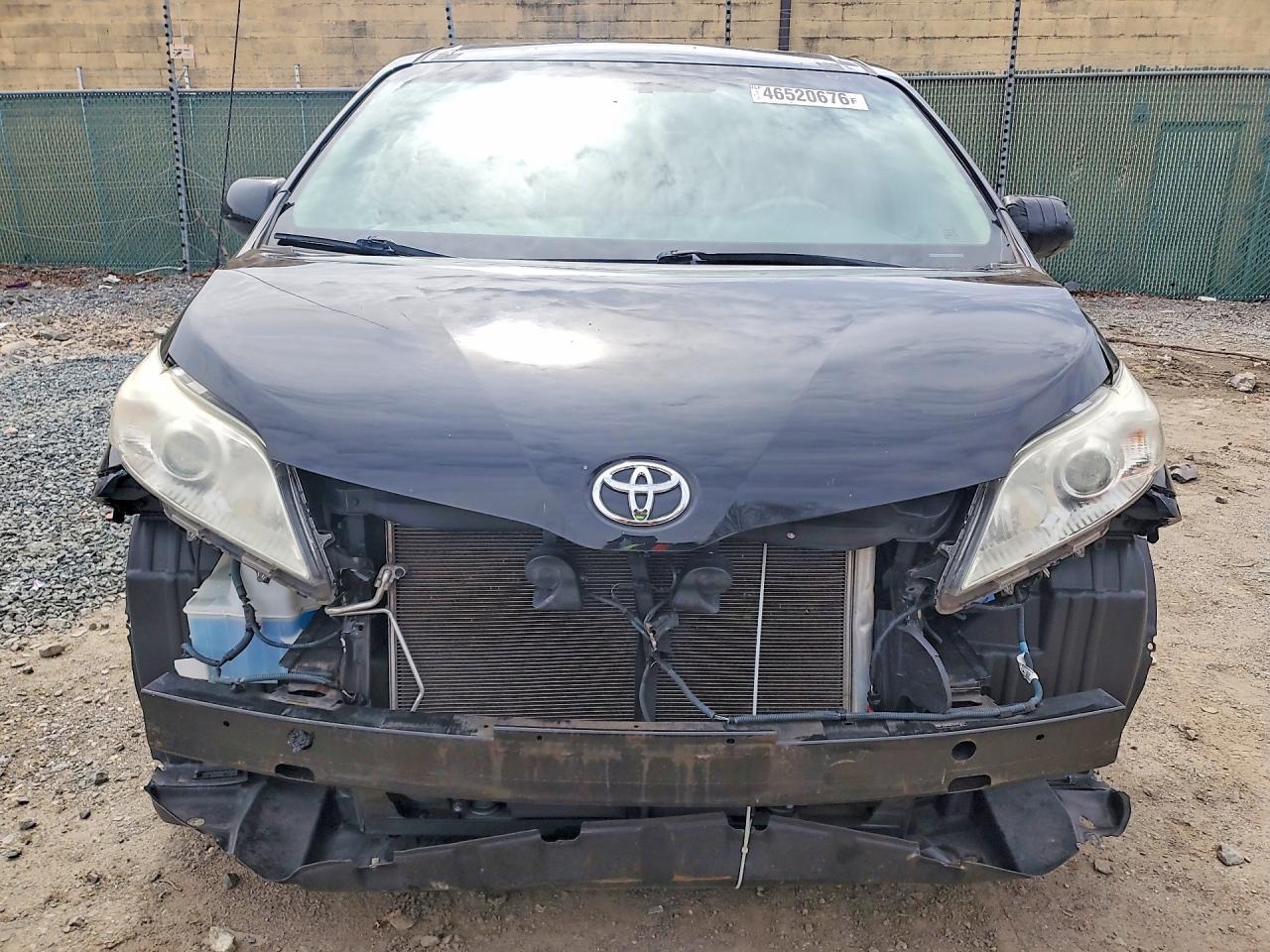 2013 TOYOTA SIENNA