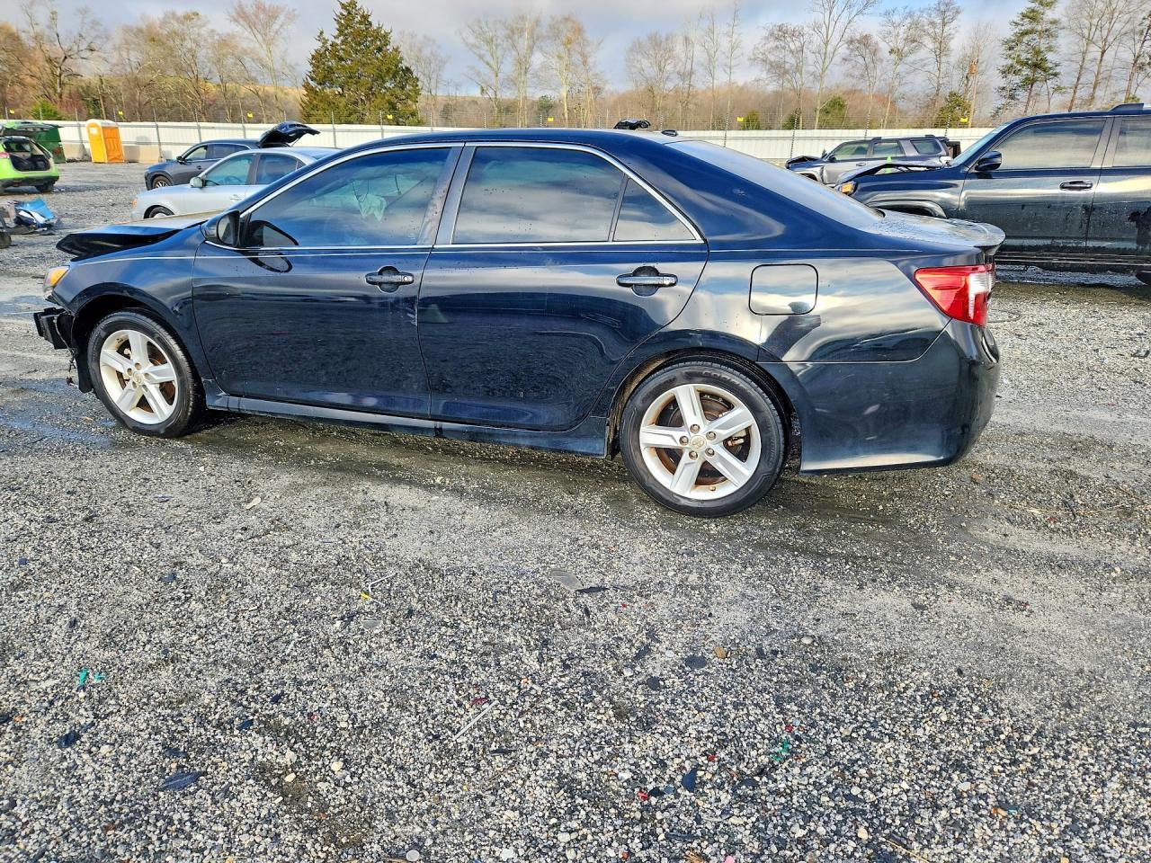 2014 TOYOTA CAMRY