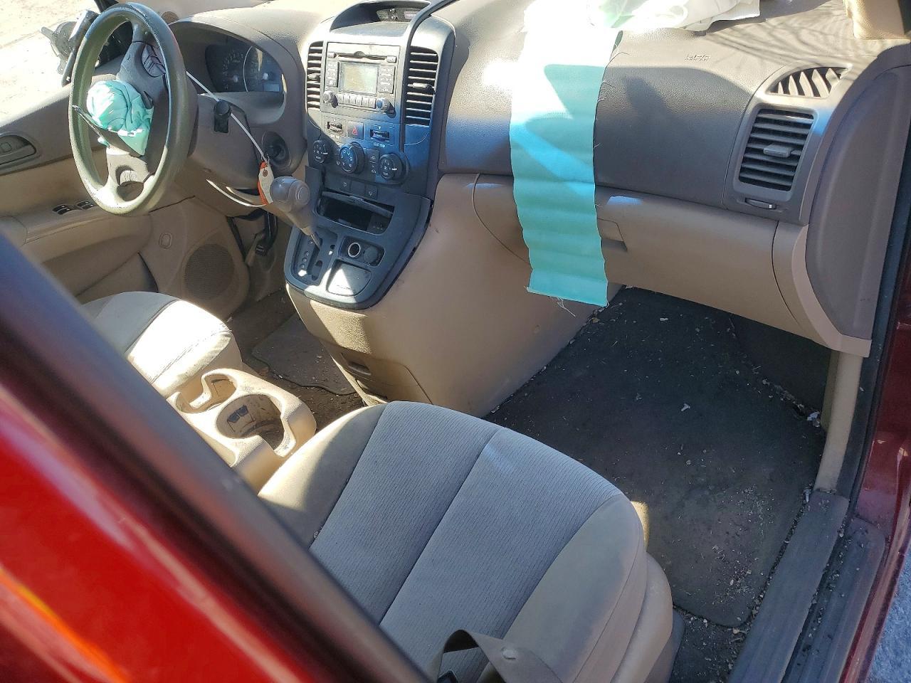 2011 KIA SEDONA