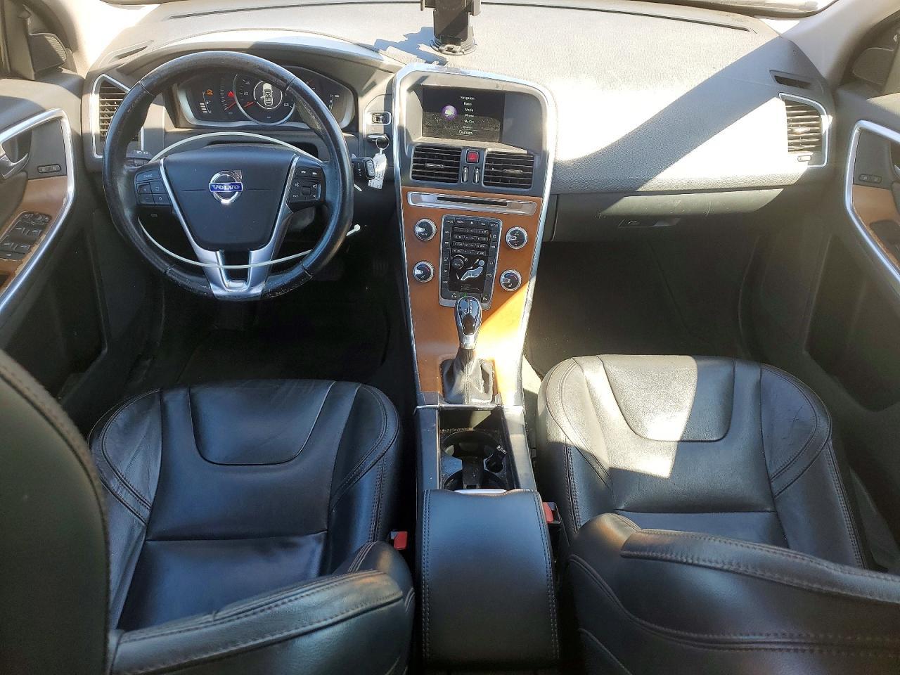2017 VOLVO XC60