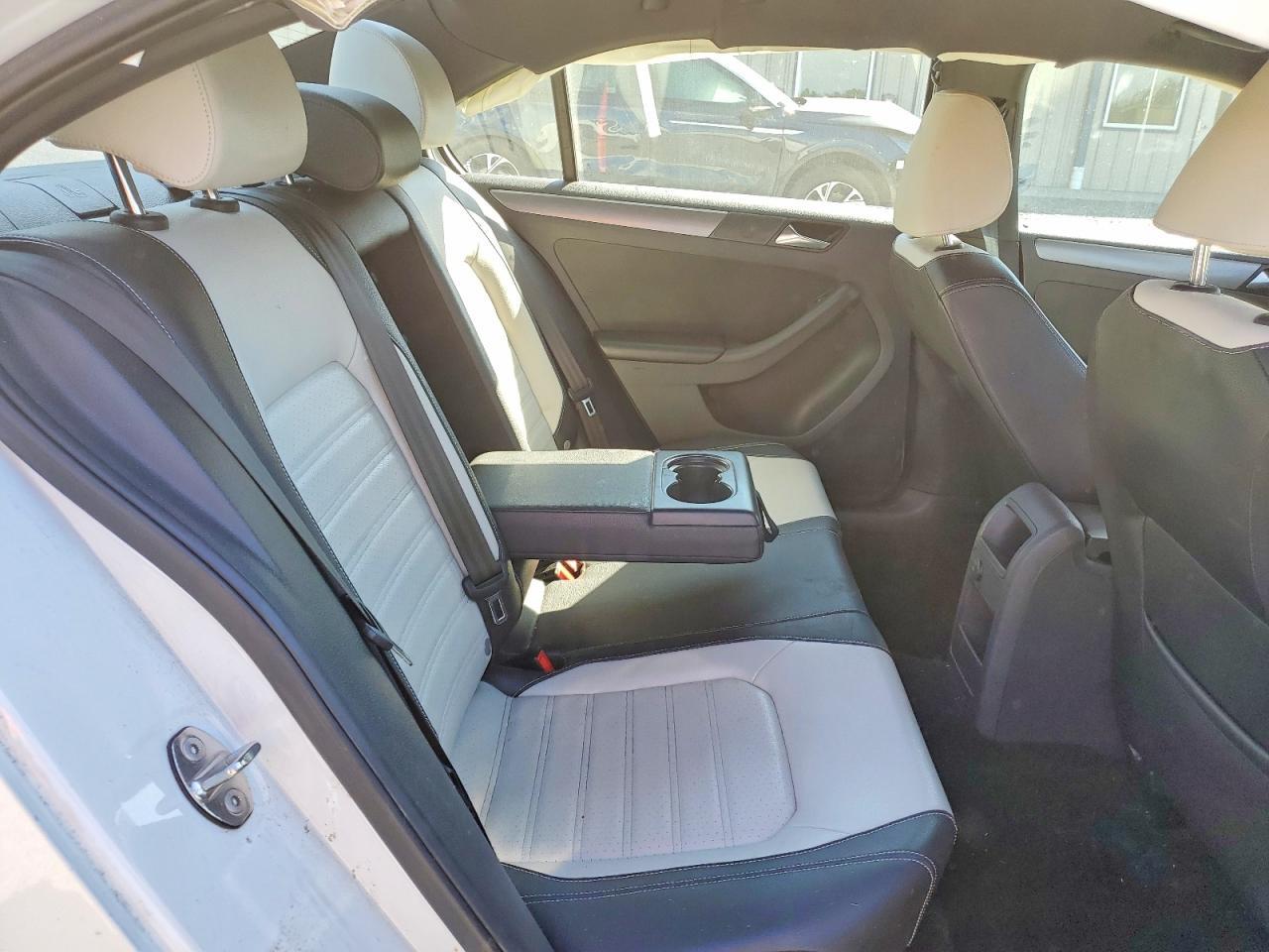 2016 VOLKSWAGEN JETTA