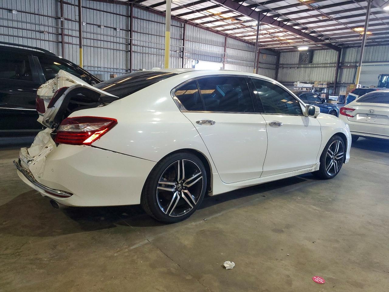2017 HONDA ACCORD