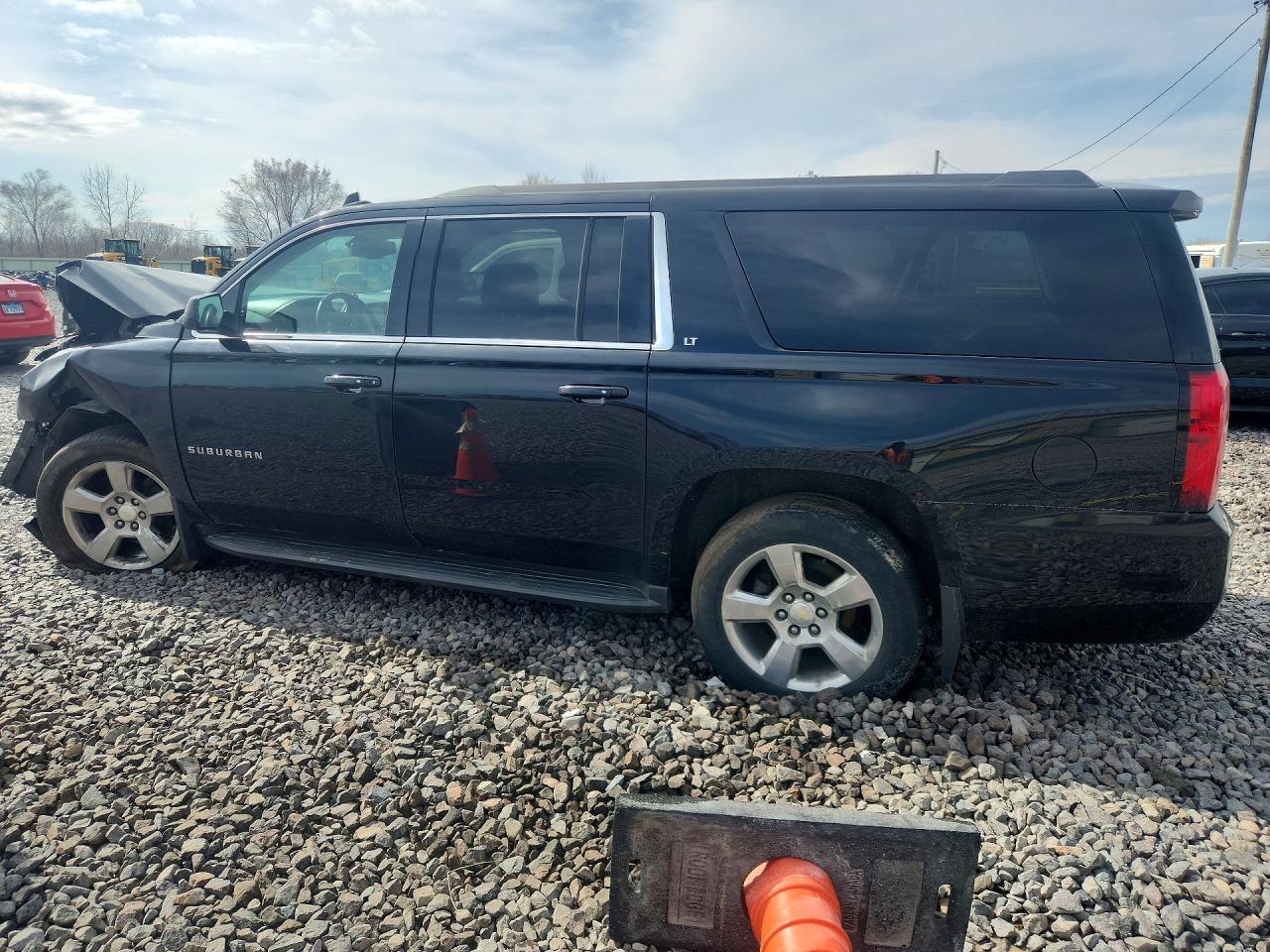 2016 CHEVROLET Suburban