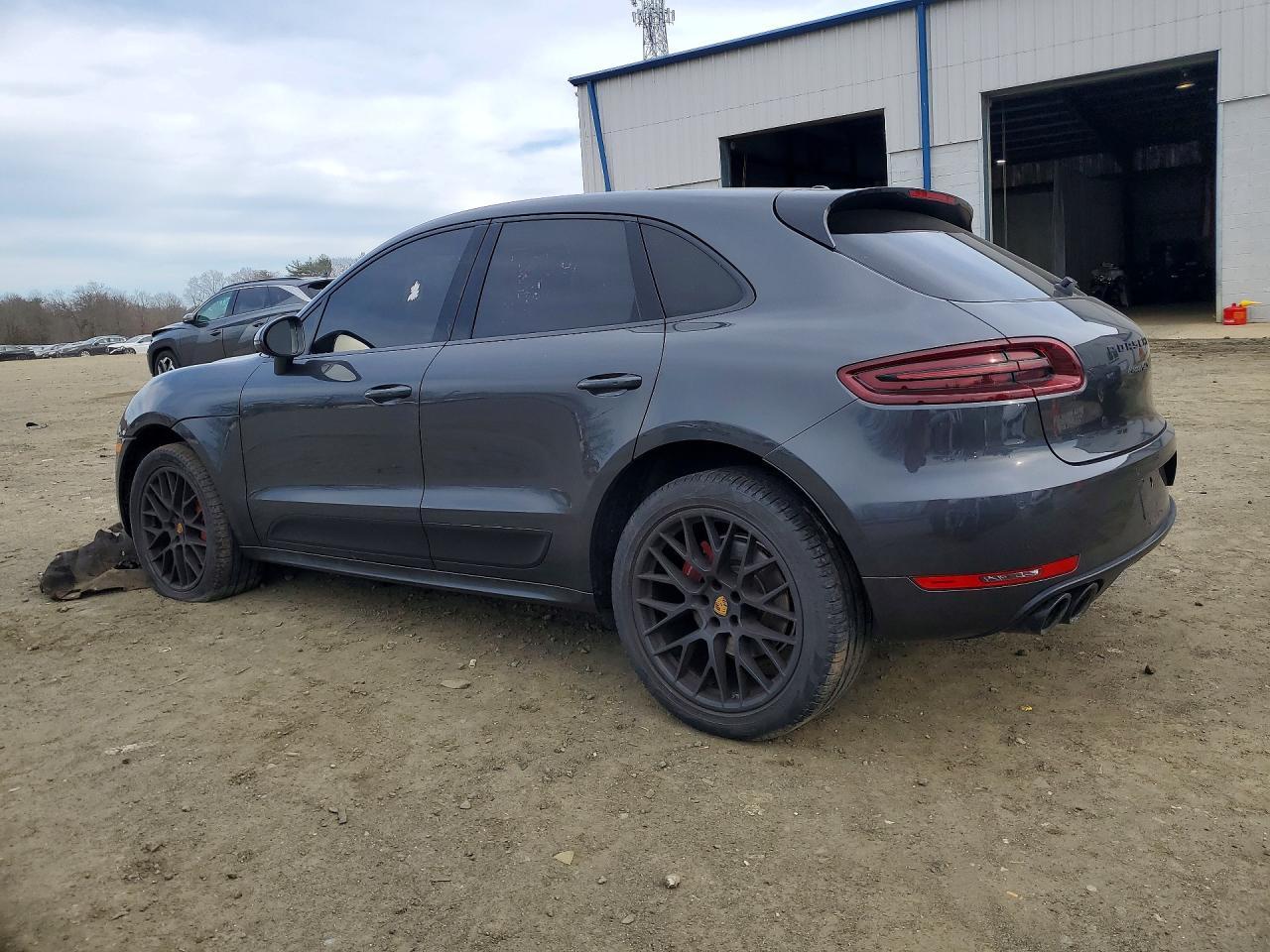 2017 PORSCHE Macan