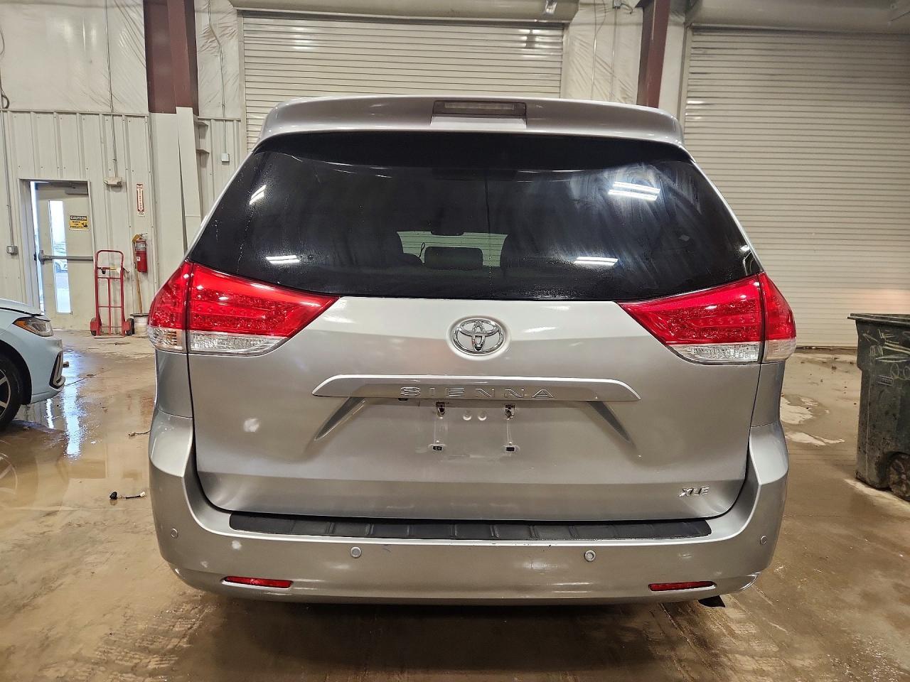 2014 TOYOTA SIENNA