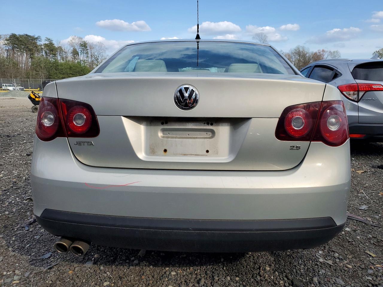 2010 VOLKSWAGEN JETTA