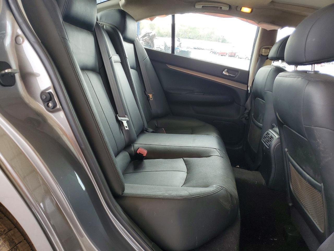 2011 INFINITI G25