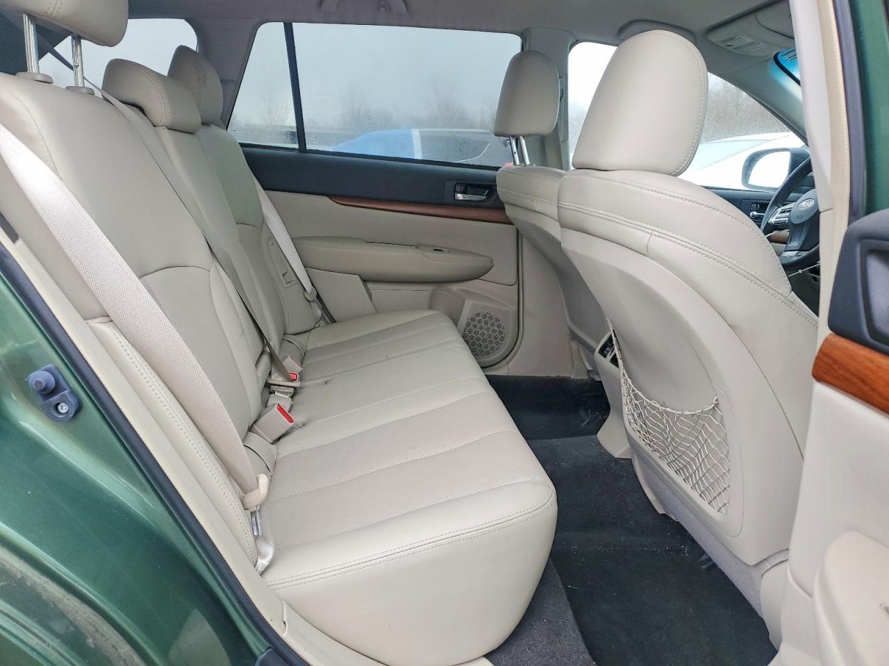 2013 SUBARU Outback