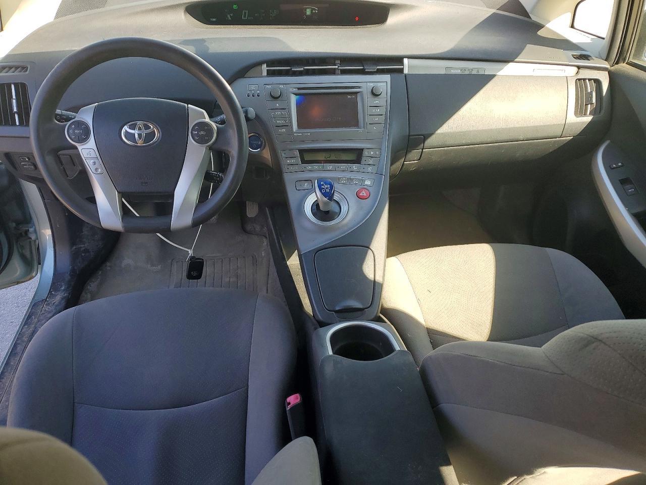 2013 TOYOTA Prius Plug-In