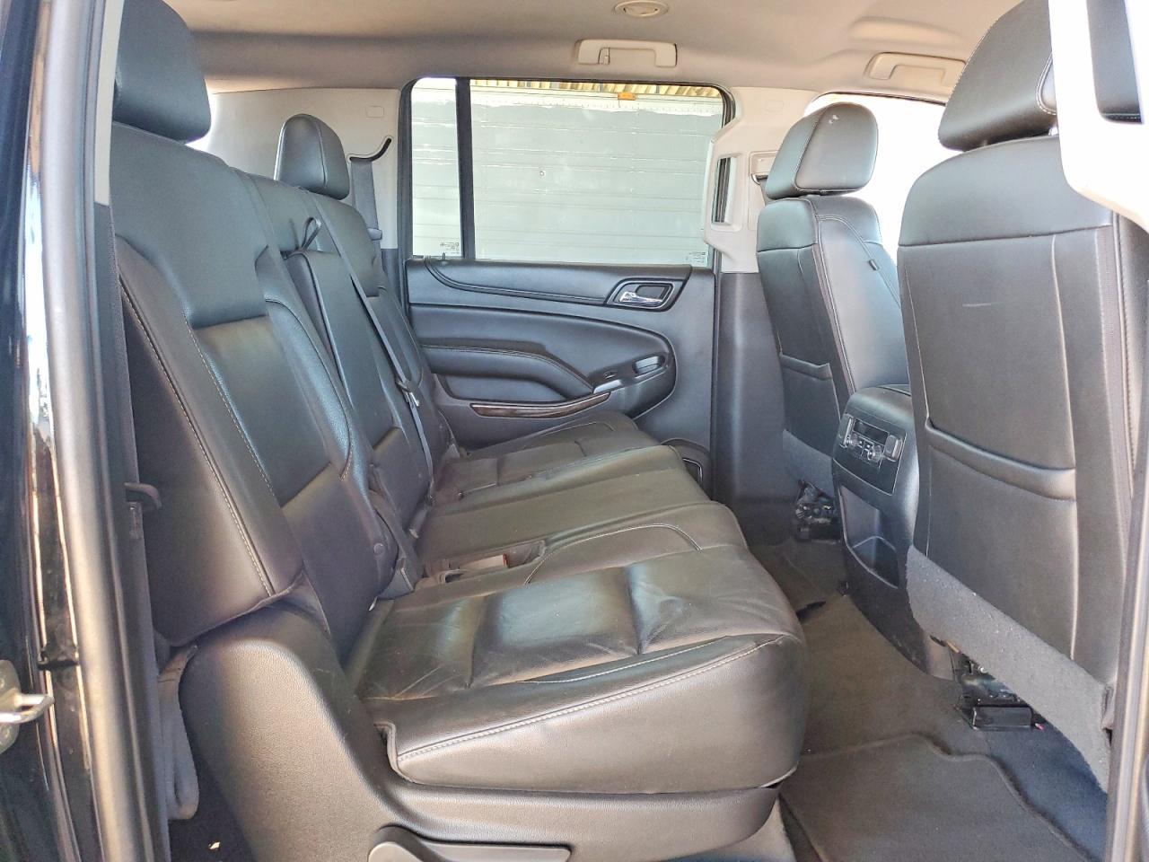 2019 CHEVROLET Suburban