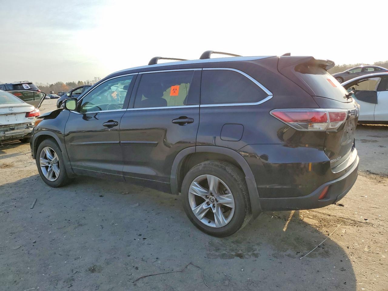 2016 TOYOTA HIGHLANDER