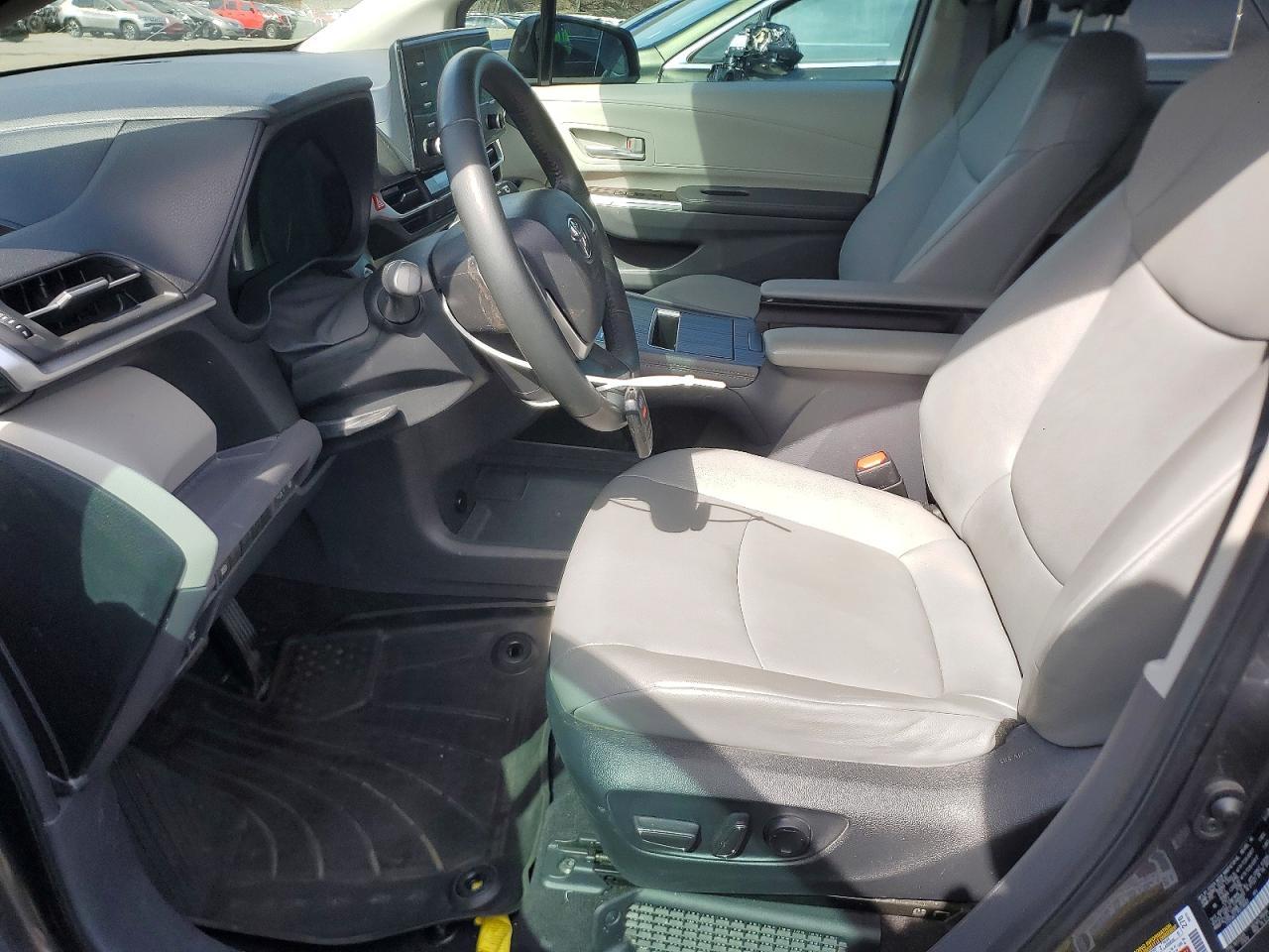 2024 TOYOTA SIENNA