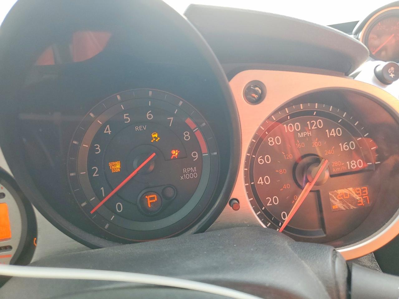 2011 NISSAN 370Z