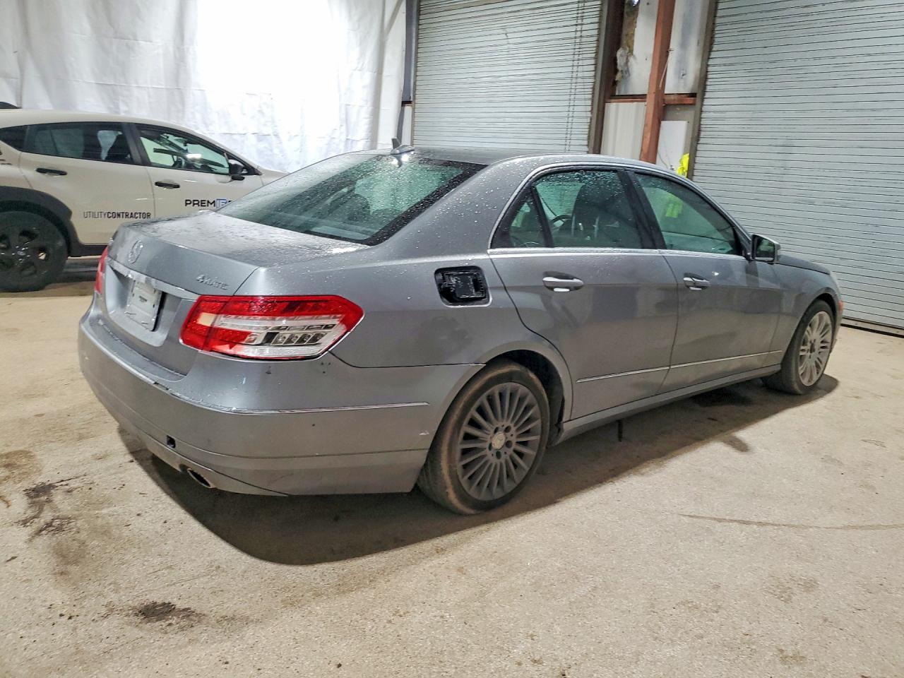 2011 MERCEDES-BENZ E-Class