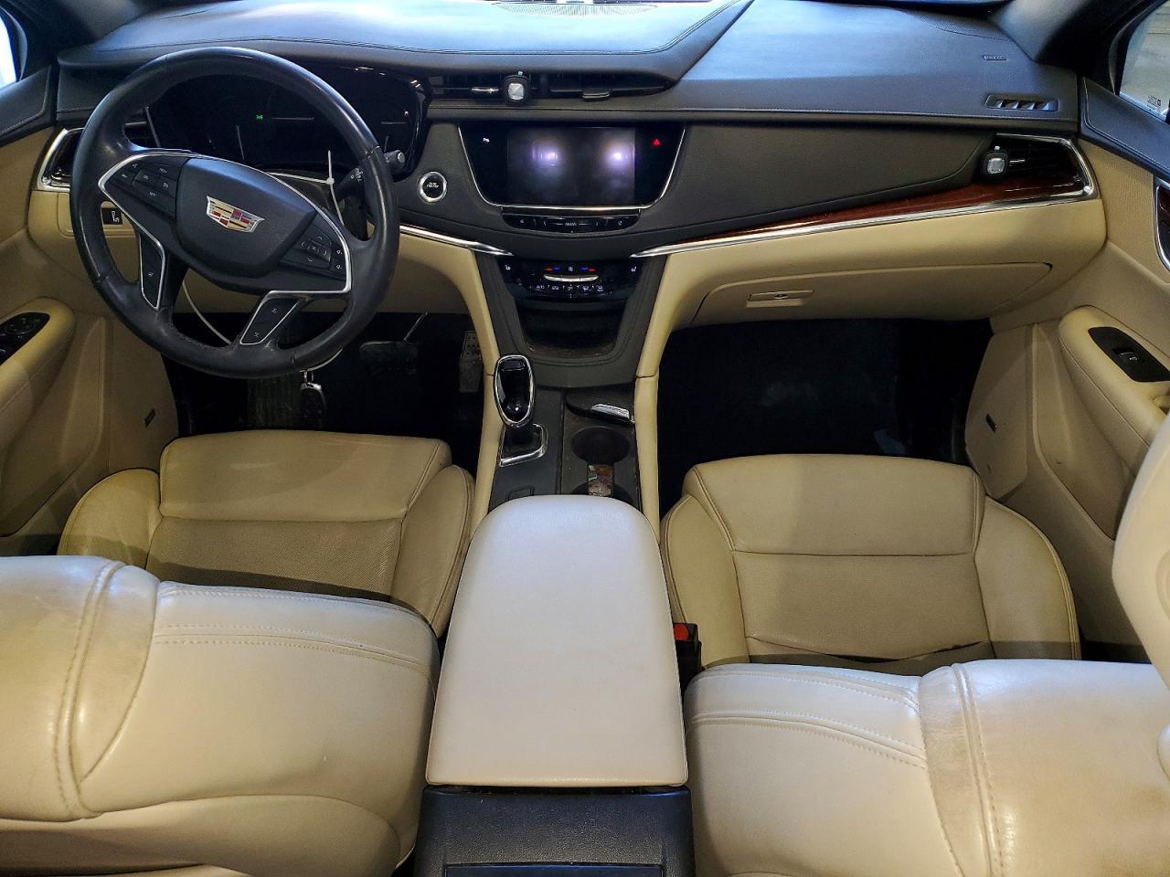 2017 CADILLAC XT5