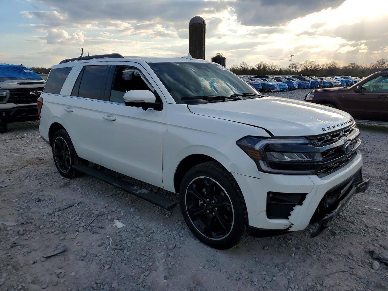2023 FORD Expedition