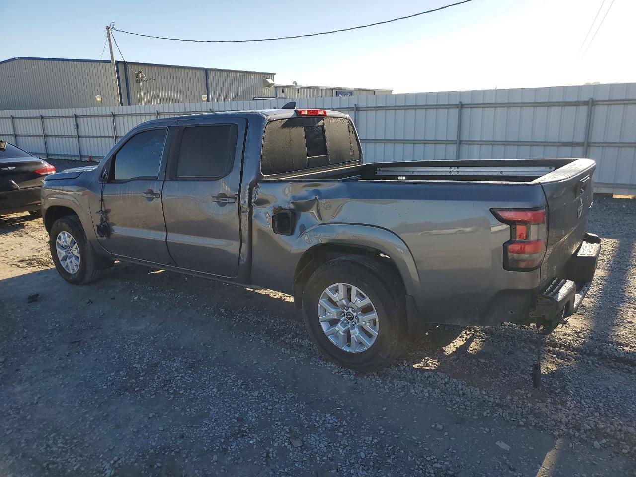 2024 NISSAN Frontier