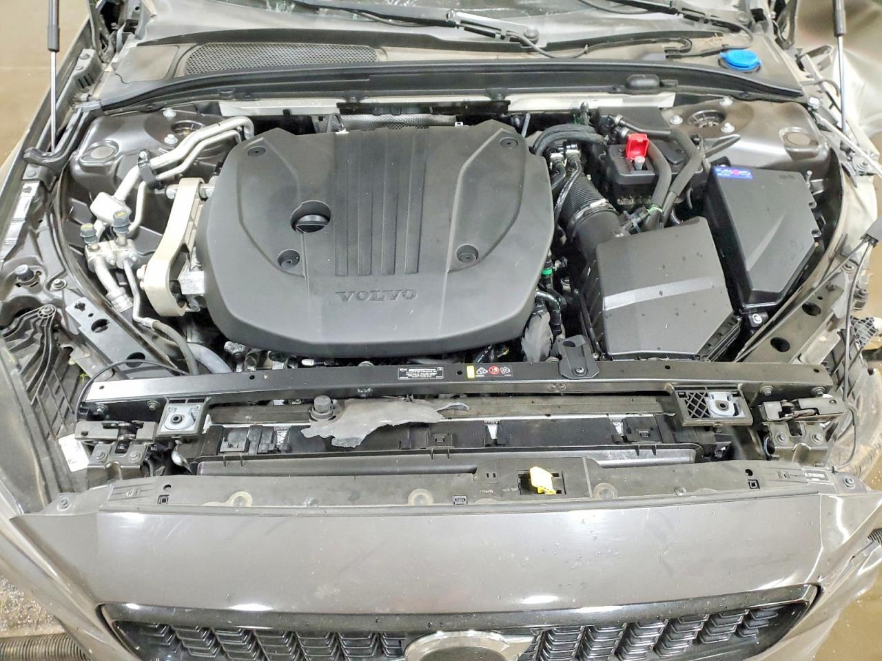2024 VOLVO S60
