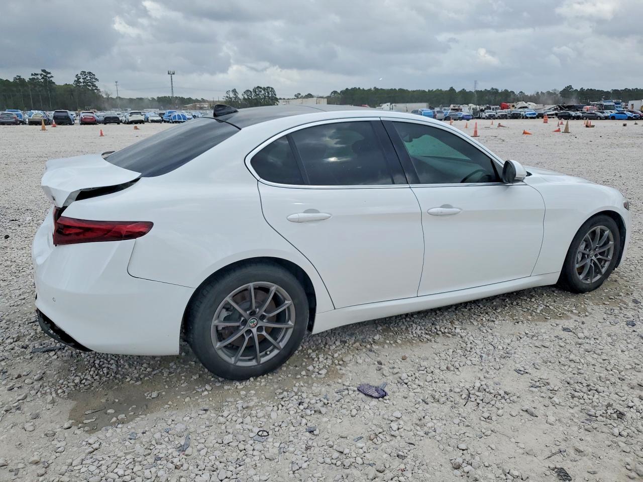 2017 ALFA ROMEO Giulia