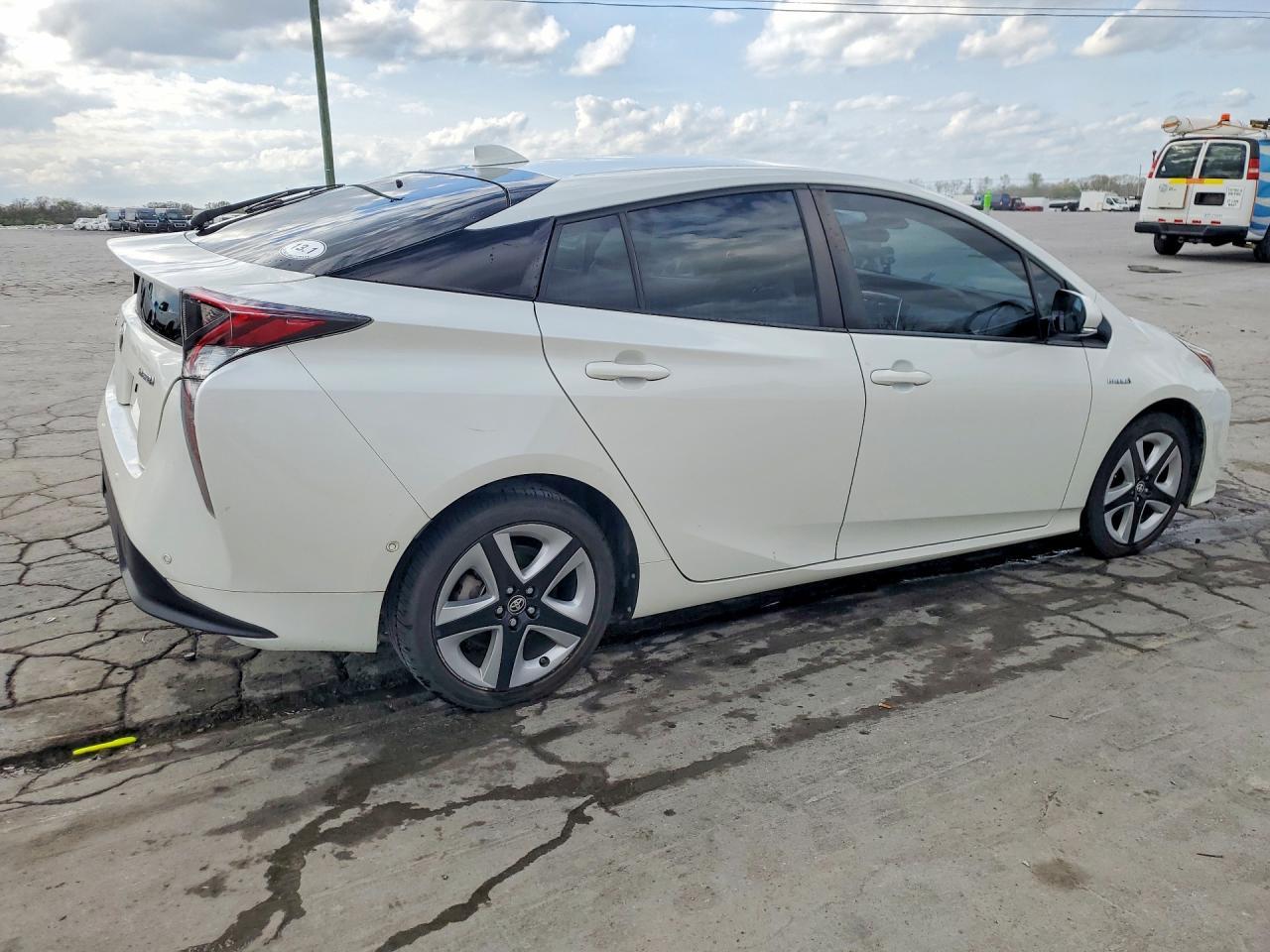 2017 TOYOTA PRIUS