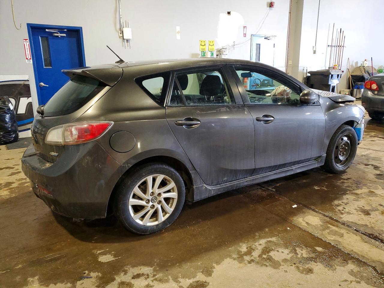 2013 MAZDA 3