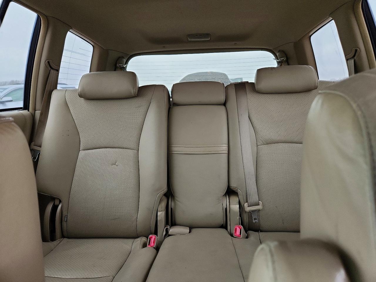 2004 TOYOTA HIGHLANDER
