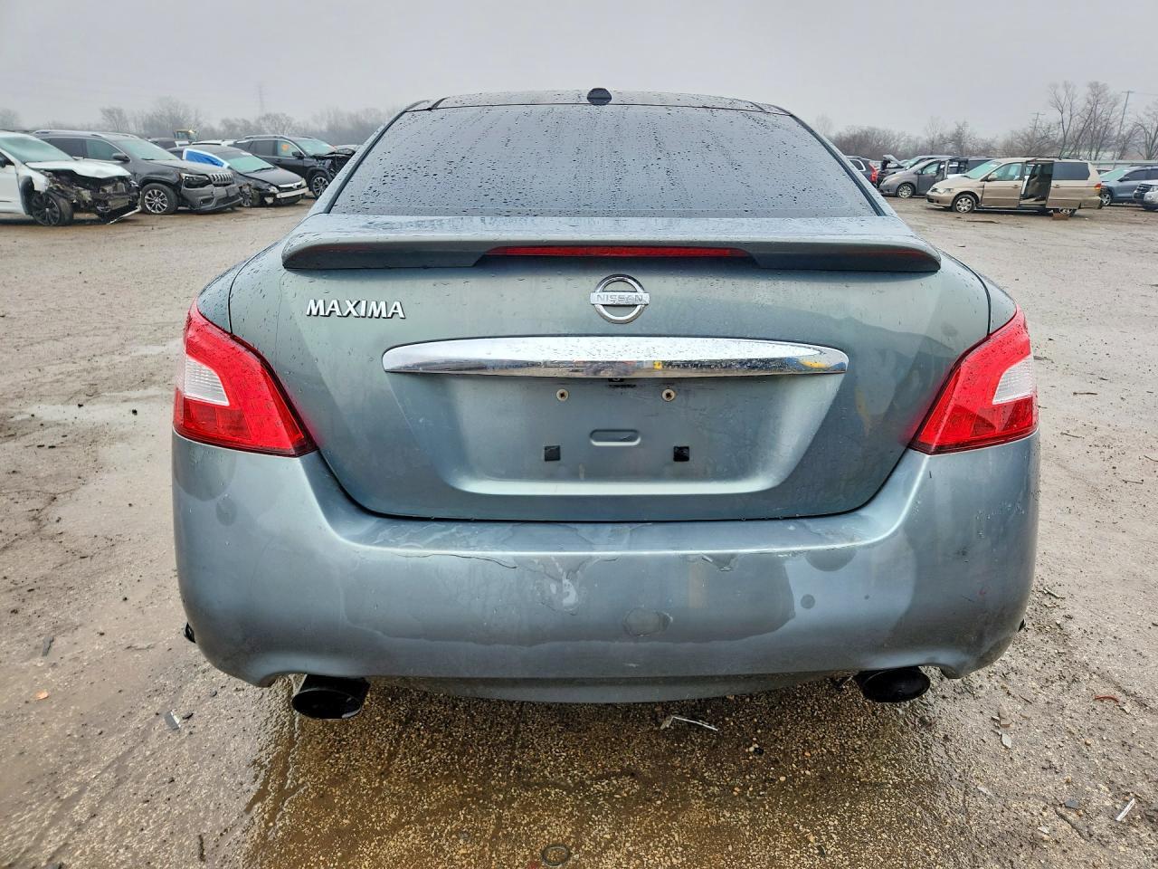 2010 NISSAN Maxima