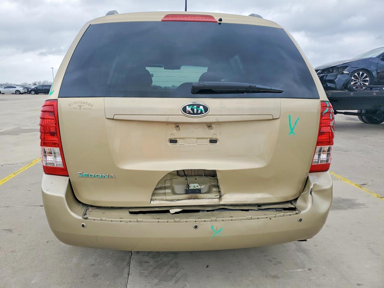 2011 KIA SEDONA