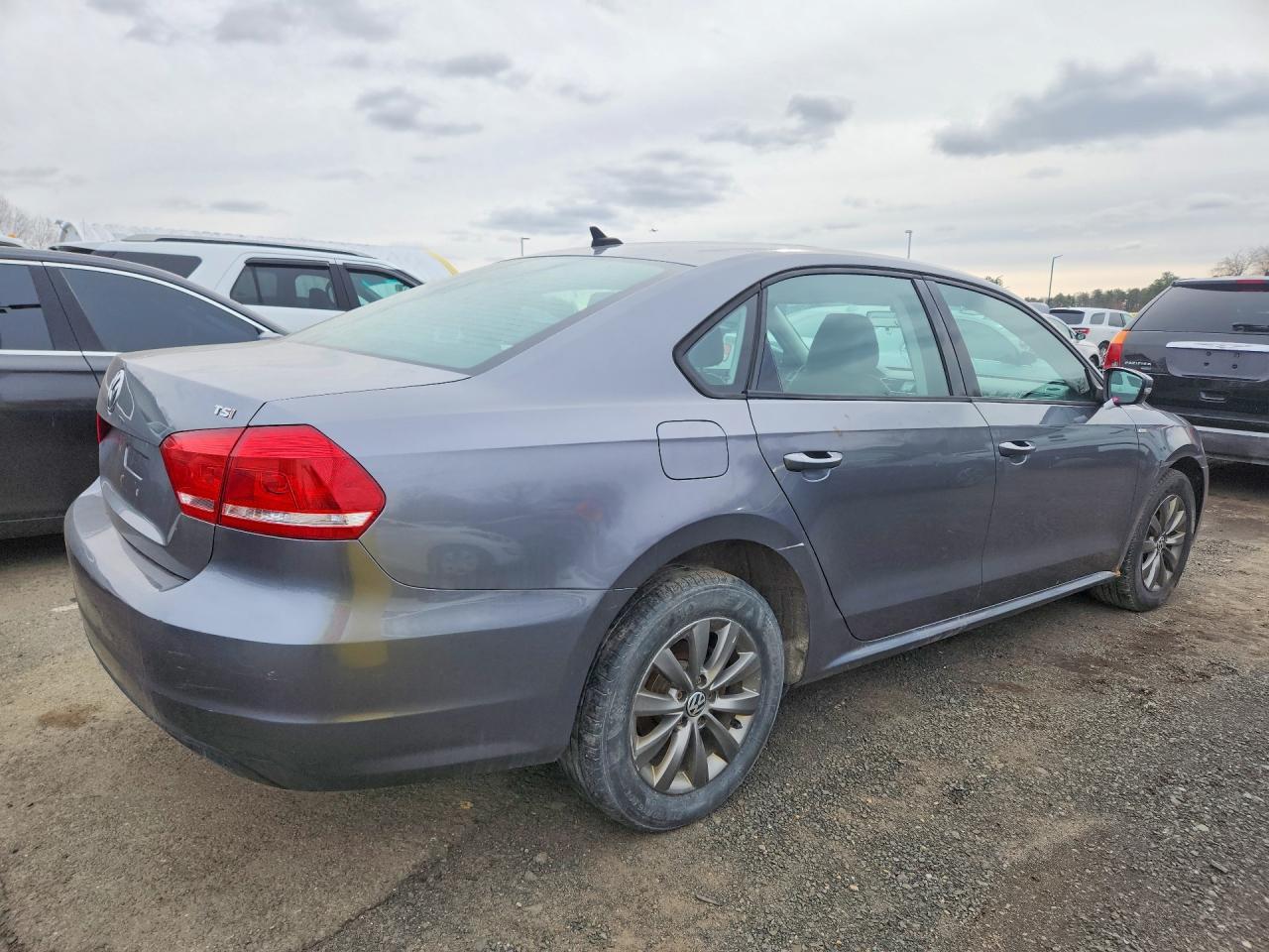 2015 VOLKSWAGEN Passat